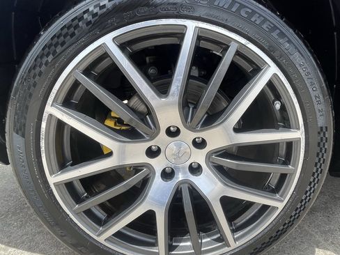 Used 2019 Maserati Levante GranLusso image 17