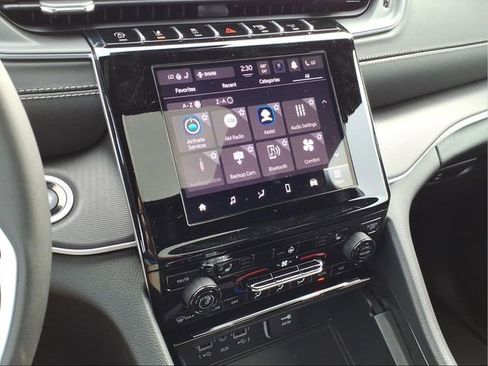 New 2025 Jeep Grand Cherokee Altitude AWD/4WD image 23