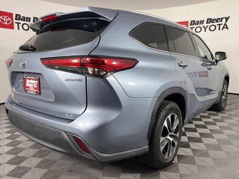 Certified 2022 Toyota Highlander XLE image 25