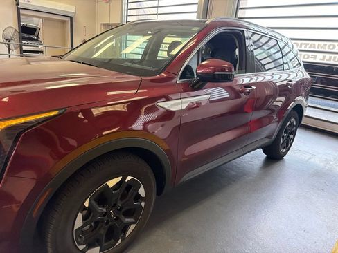 Used 2025 Kia Sorento S w/ Panoramic Sunroof Package FWD image 3