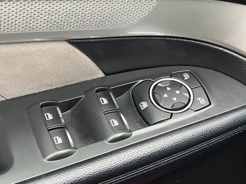 Used 2017 Ford Explorer XLT w/ Equipment Group 202A image 13