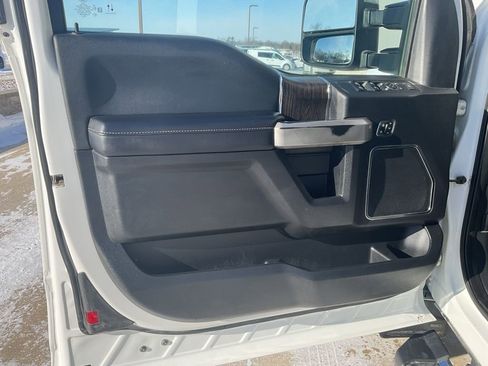 Used 2021 Ford F350 Lariat w/ Chrome Package image 8