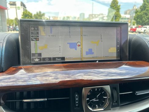 Used 2016 Lexus LX 570 4WD w/ Luxury Package image 22