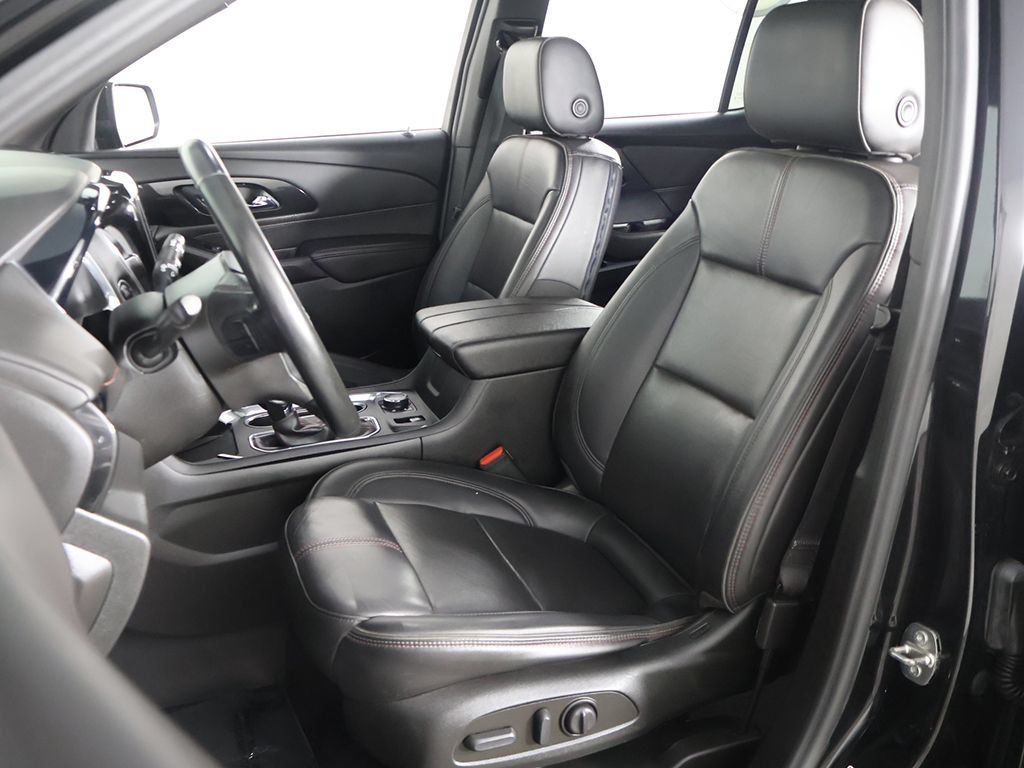 Used 2023 Chevrolet Traverse RS AWD/4WD image 34