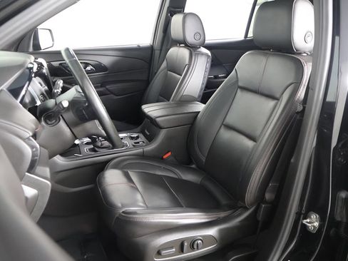 Used 2023 Chevrolet Traverse RS AWD/4WD image 34