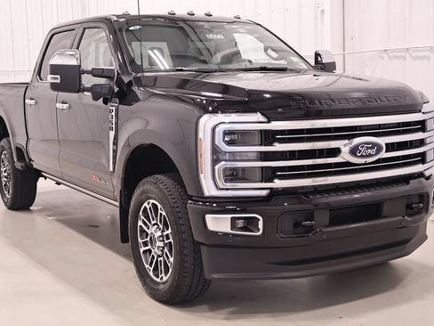 Used 2026 Ford F350 Platinum w/ Platinum Plus Package AWD/4WD image 4