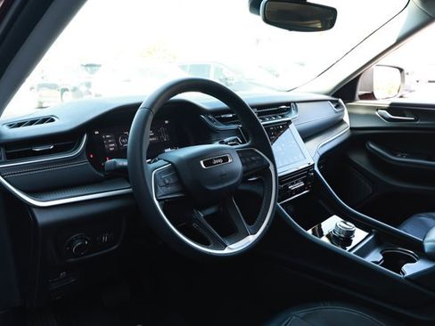 Used 2024 Jeep Grand Cherokee Laredo X w/ Trailer Tow Package image 27