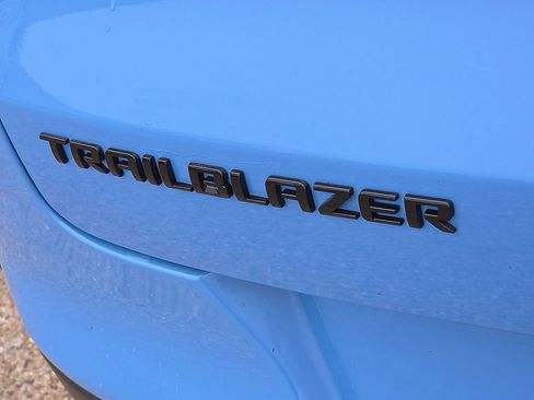 Used 2023 Chevrolet TrailBlazer RS w/ Sun and Liftgate Package image 17