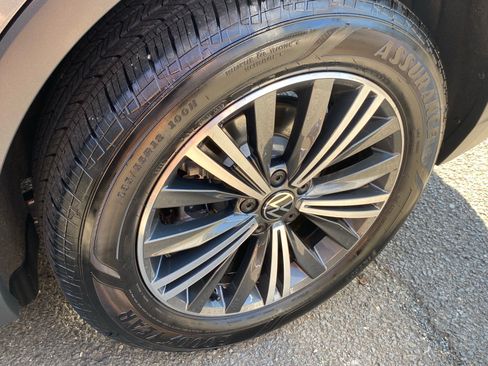 Certified 2024 Volkswagen Tiguan Wolfsburg Edition AWD/4WD image 19