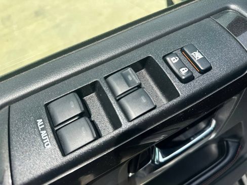 Used 2023 Toyota 4Runner TRD Off-Road Premium w/ Moonroof Package AWD/4WD image 17