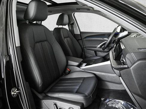 Certified 2025 Audi Q5 Premium w/ Convenience Package AWD/4WD image 22