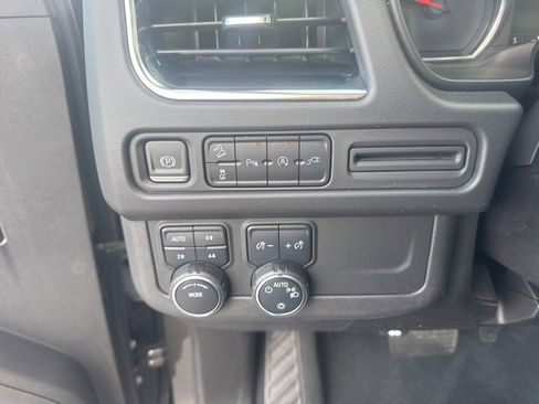 Used 2021 Chevrolet Tahoe Z71 image 17