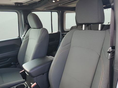 Used 2024 Jeep Wrangler Sport S image 30