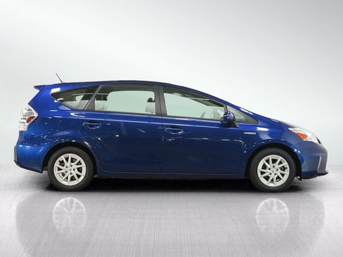 Used 2014 Toyota Prius V Three FWD image 6