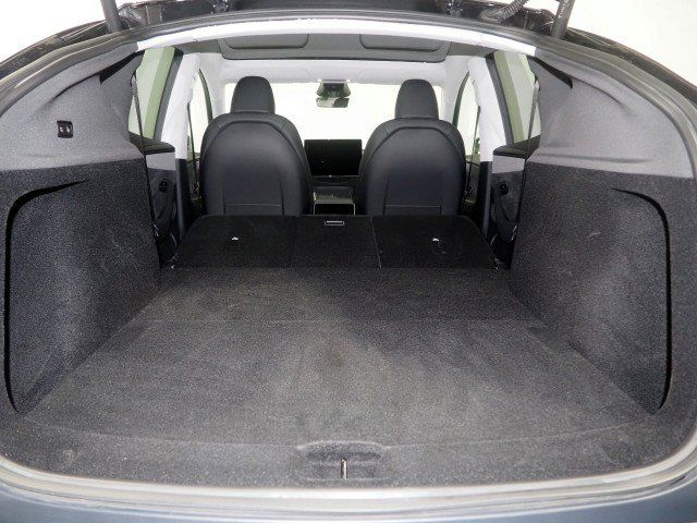 Used 2026 Tesla Model Y Long Range RWD image 50