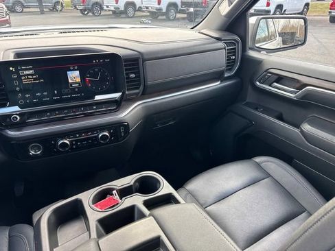 Certified 2024 GMC Sierra 1500 SLT image 18