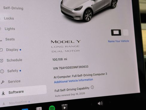 Used 2022 Tesla Model Y Long Range AWD/4WD image 8