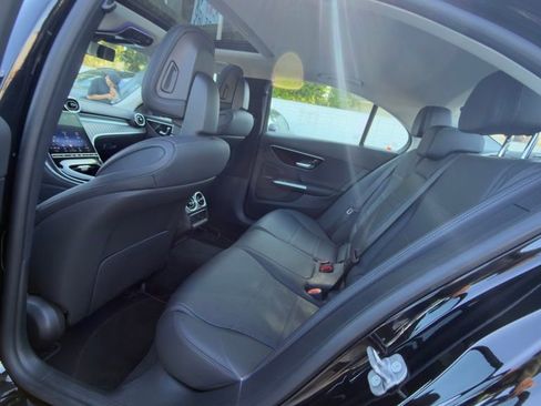 Used 2024 Mercedes-Benz C 300 Sedan image 8