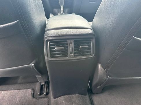 Used 2015 Nissan Rogue SV w/ SV Premium Package FWD image 17
