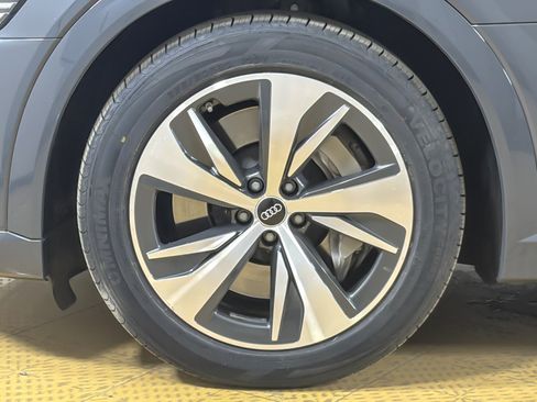 Used 2024 Audi Q8 e-tron Premium AWD/4WD image 26