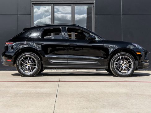 Certified 2026 Porsche Macan AWD/4WD image 12