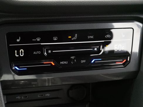 Certified 2023 Volkswagen Tiguan SE R-Line AWD/4WD image 23