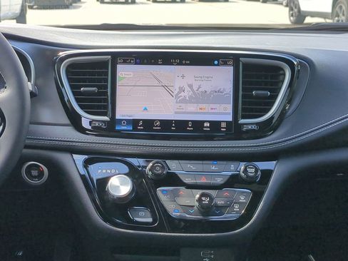 New 2026 Chrysler Pacifica Select image 19