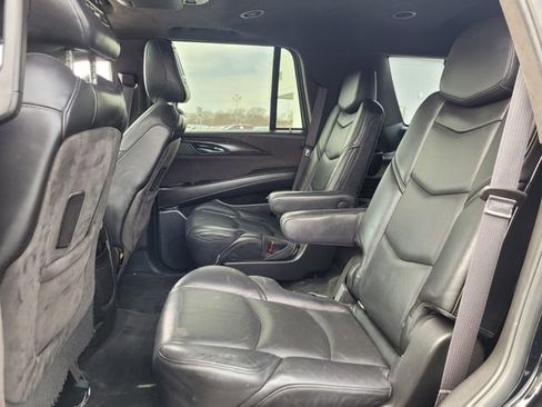 Used 2016 Cadillac Escalade Platinum image 11