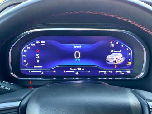 Used 2024 Chevrolet Suburban RST image 27