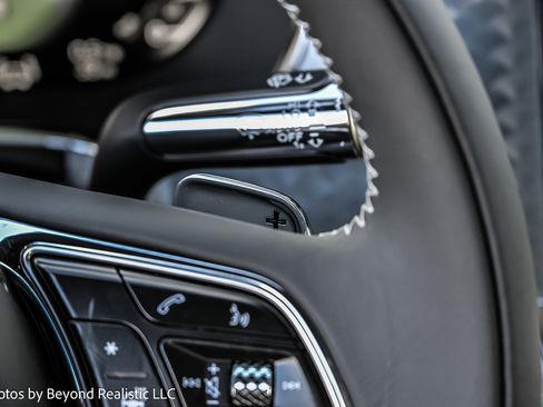 New 2025 Bentley Flying Spur Plug-In Hybrid image 44