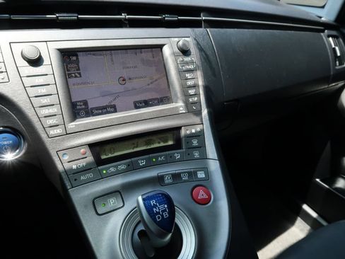 Used 2015 Toyota Prius Four w/ Deluxe Solar Roof Package FWD image 11
