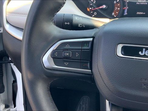 Used 2025 Jeep Compass Limited AWD/4WD image 19