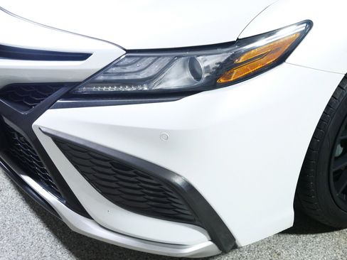 Used 2021 Toyota Camry XSE w/ Navigation Package image 16