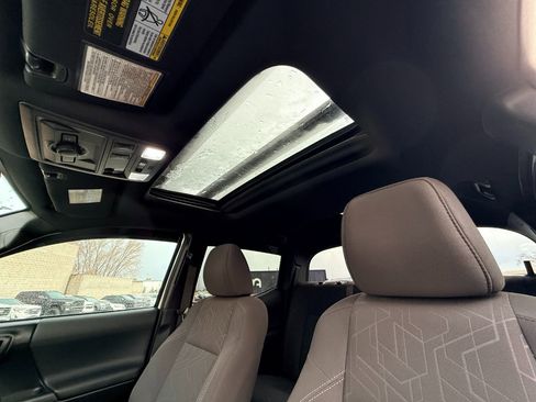 Used 2017 Toyota Tacoma TRD Off-Road w/ Premium & Technology Package image 23