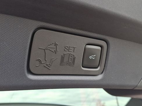 Used 2021 Ford Mustang Mach-E Premium w/ Equipment Group 301A image 31