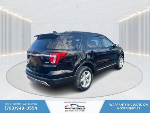 Used 2017 Ford Explorer XLT w/ Equipment Group 202A AWD/4WD image 4