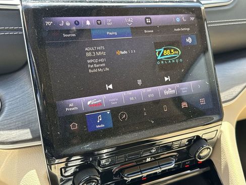 Used 2022 Jeep Grand Cherokee Limited AWD/4WD image 23