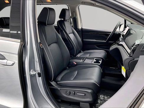 Used 2025 Honda Odyssey Elite image 7