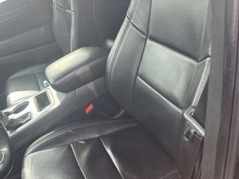 Used 2018 Jeep Grand Cherokee Laredo image 3