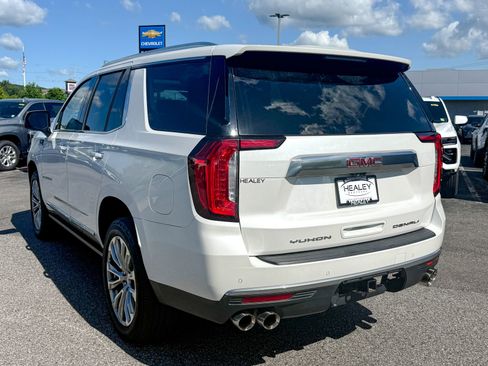 Certified 2021 GMC Yukon Denali w/ Denali Premium Package AWD/4WD image 4