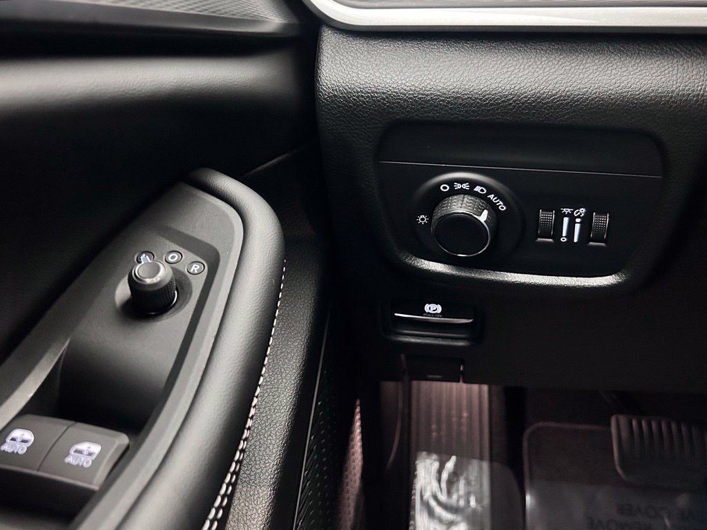 New 2027 Jeep Grand Cherokee Laredo AWD/4WD image 19