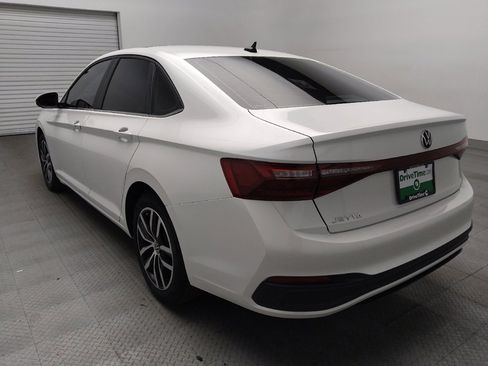Used 2025 Volkswagen Jetta SE FWD image 5