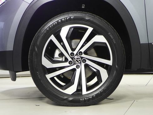 Certified 2023 Volkswagen Atlas Cross Sport SEL AWD/4WD image 5