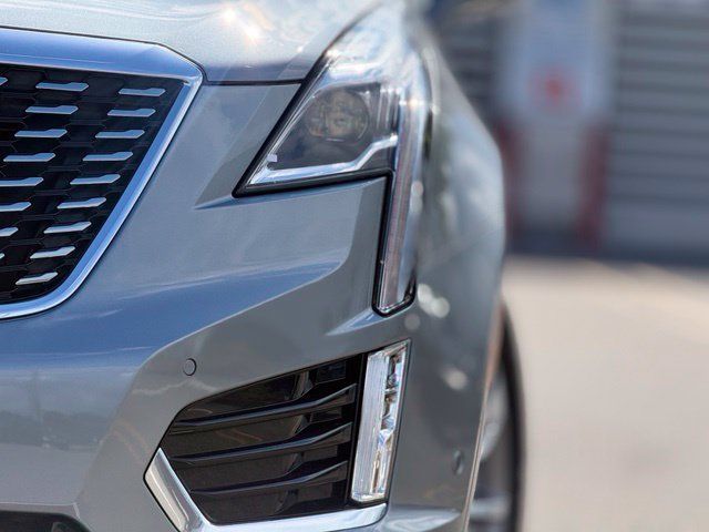 Used 2023 Cadillac XT5 Premium Luxury w/ Technology Package AWD/4WD image 11