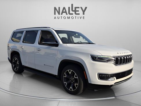 Used 2024 Jeep Wagoneer Series III image 7