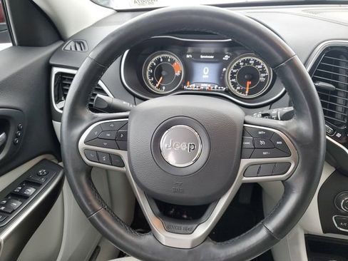 Certified 2019 Jeep Cherokee Limited w/ Luxury Group image 31