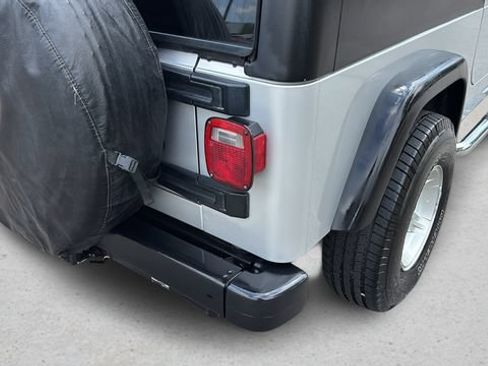 Used 2006 Jeep Wrangler Unlimited AWD/4WD image 35