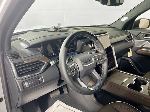 New 2026 GMC Acadia Denali Ultimate w/ LPO, Illumination Package image 9