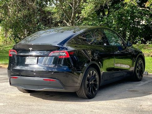 Used 2021 Tesla Model Y Long Range image 7