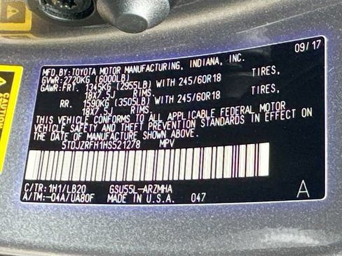 Used 2017 Toyota Highlander XLE AWD/4WD image 39